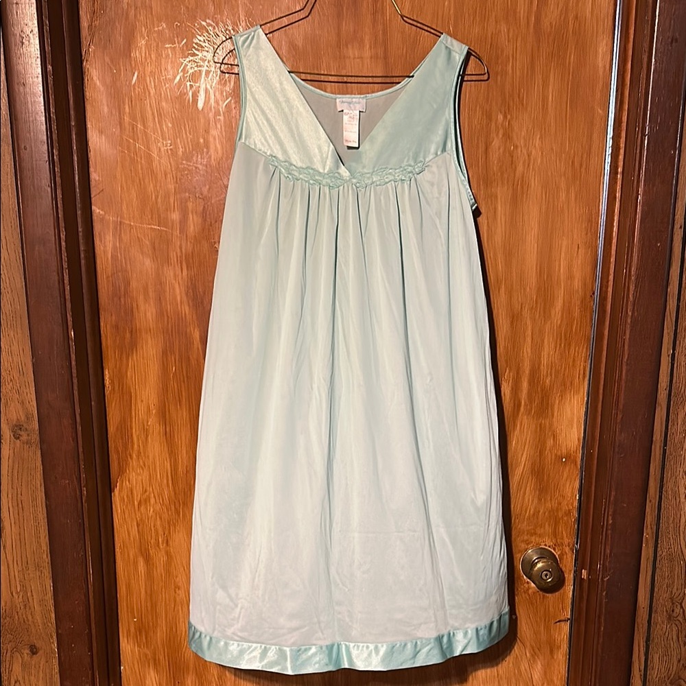 Light Green Sleeveless nightgown